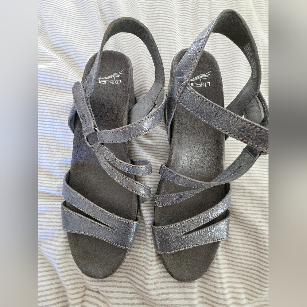 Gray dansko sandal